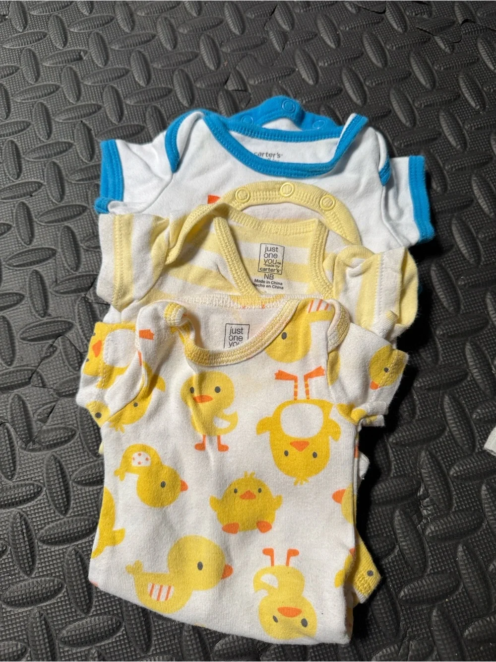 Mixed Newborn Onesies - used - newborn